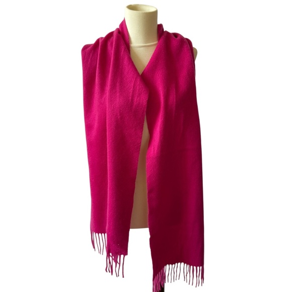 ULRIKE HEFEL CASHMERE SCARF BARBIECORE PINK FRINGE CLASSIC WARM BOLD LUXURY CHIC - Picture 5 of 10